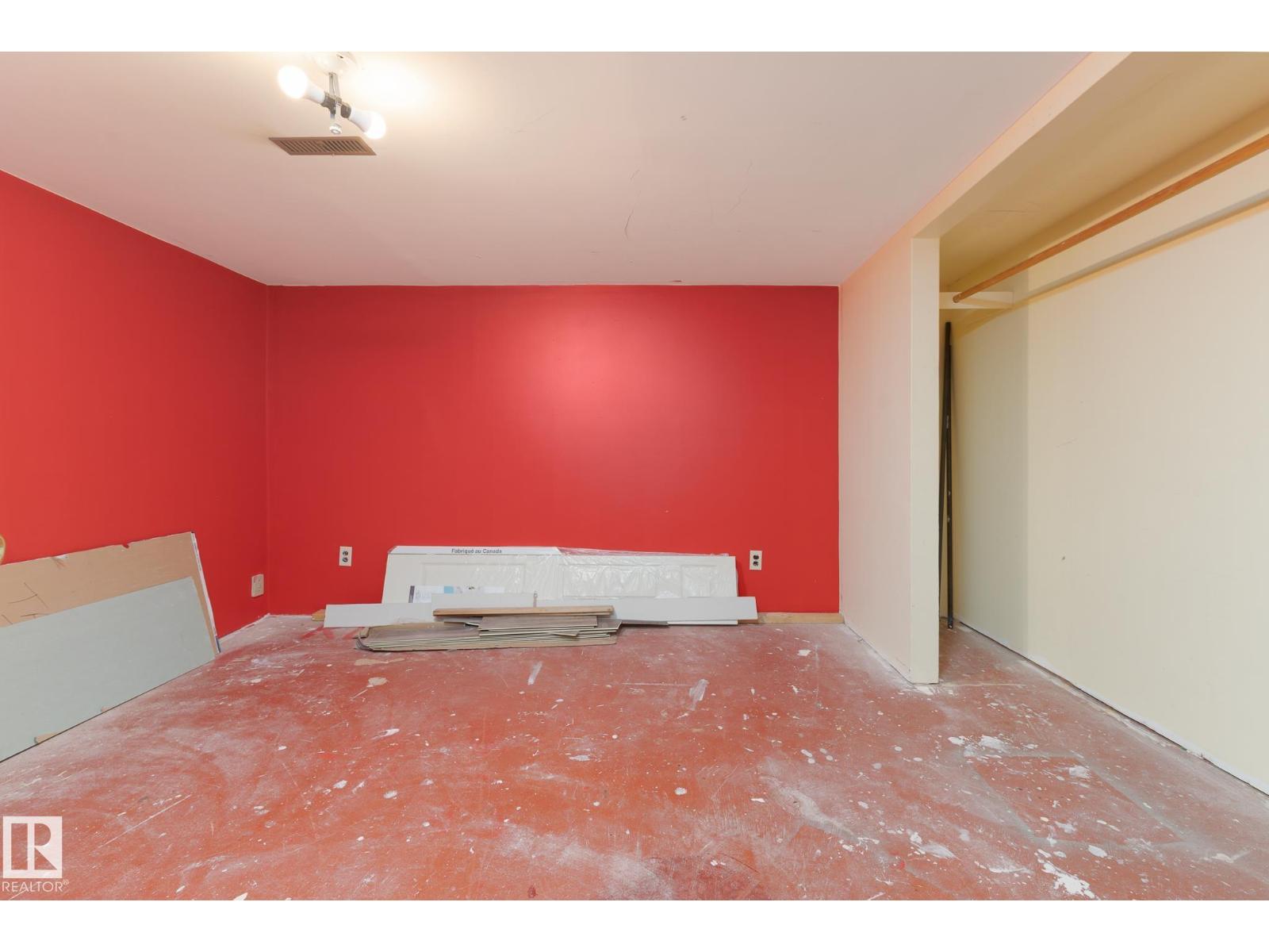 63 WAVERLEY CR - Image 37