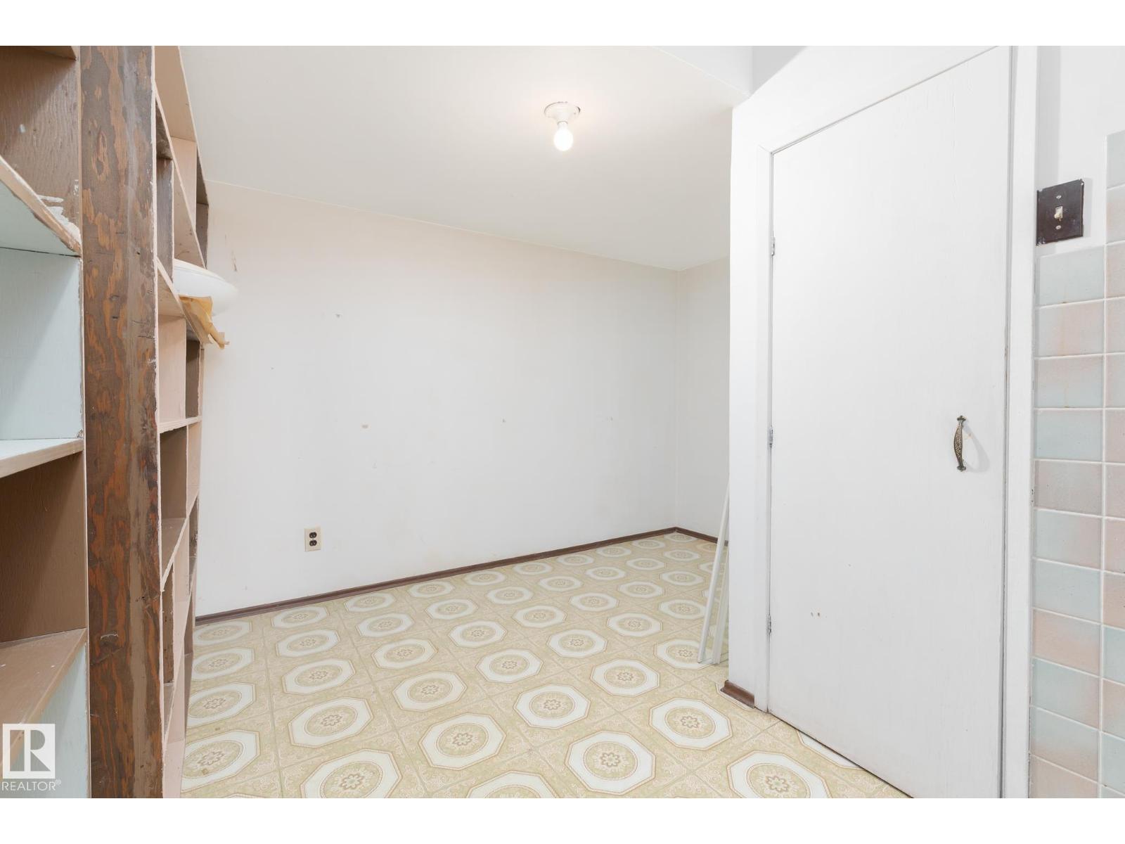 63 WAVERLEY CR - Image 43