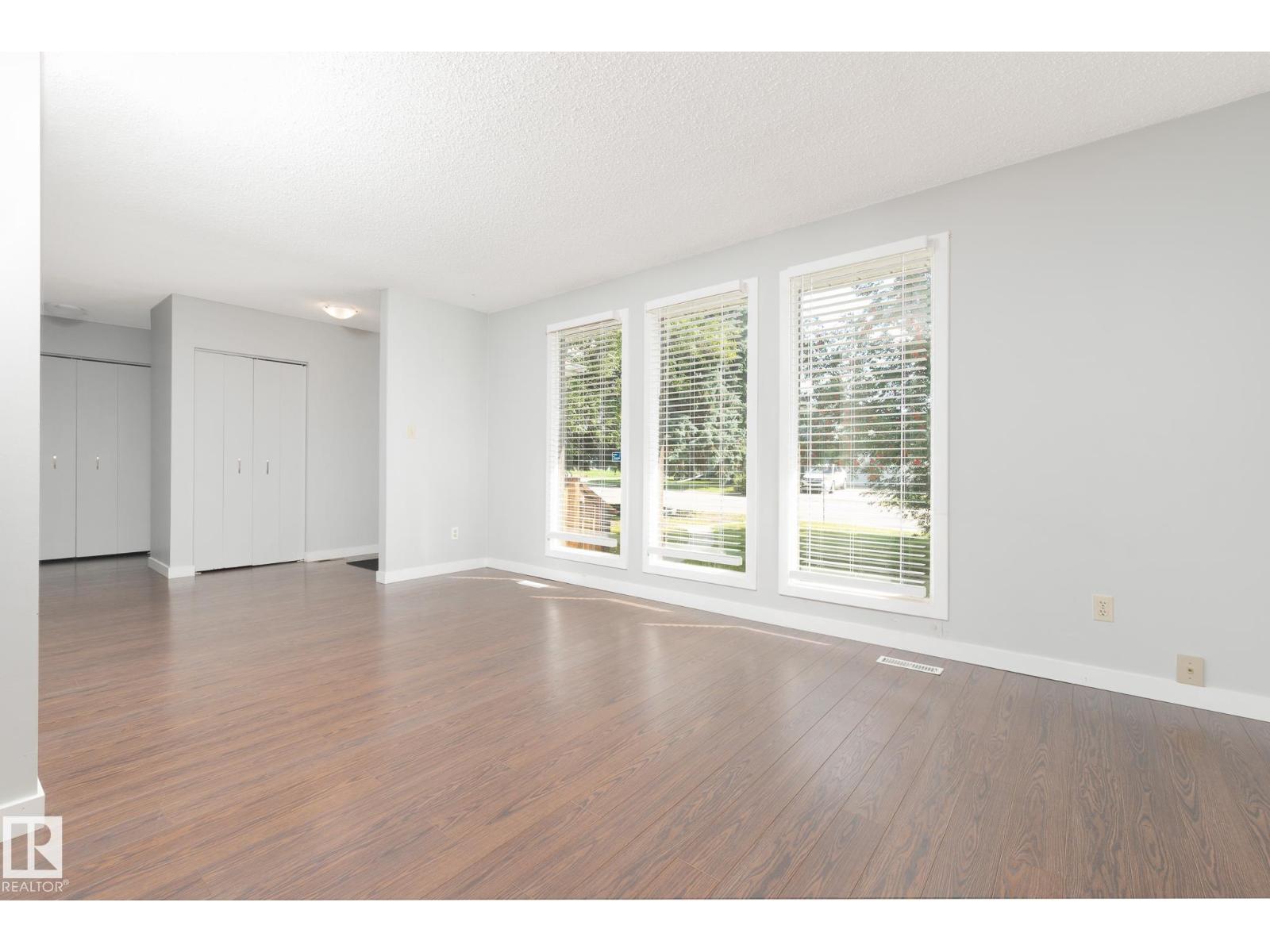 63 WAVERLEY CR - Image 5