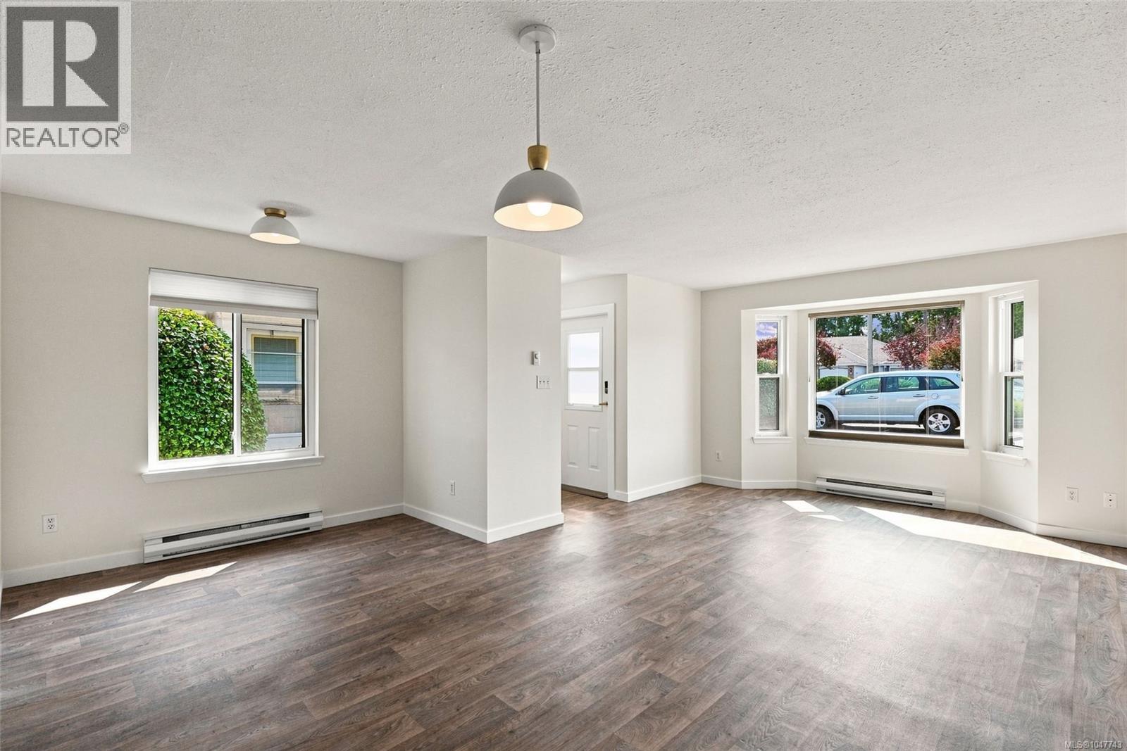 6 441 Harnish Ave, Parksville