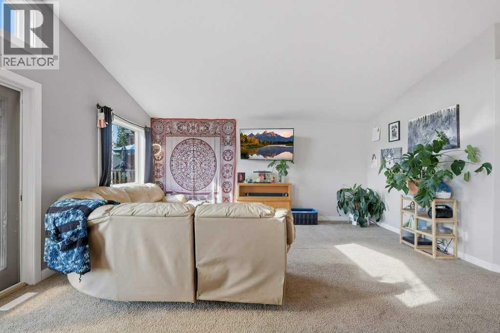 Listing photo – 4407 54 Street, Rocky Mountain House
