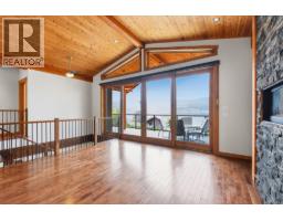 Primary Bedroom - 16475 Carrs Landing Road, Lake Country, BC V4V1C3 Photo 10