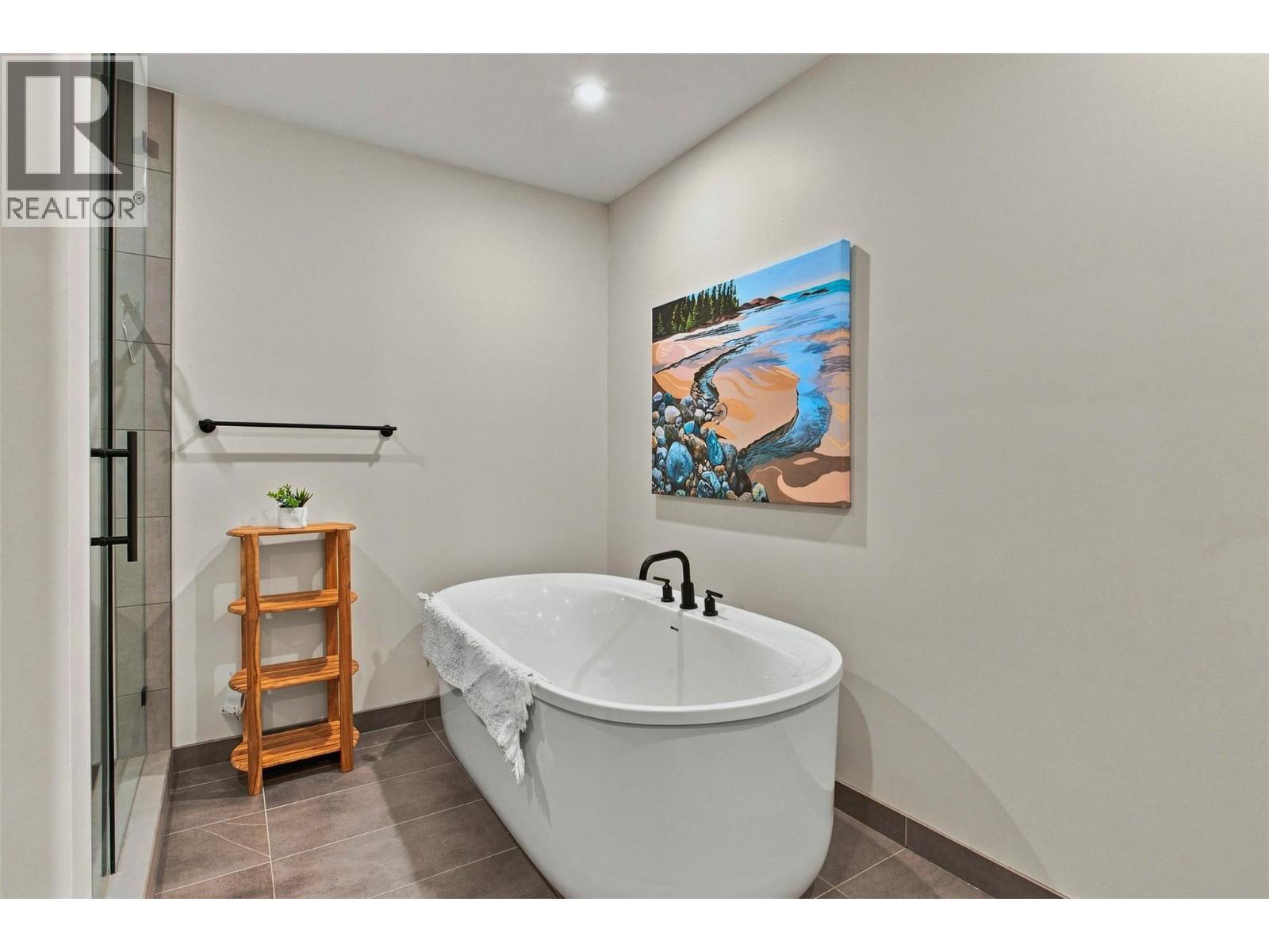 9652 Benchland Drive, Lake Country