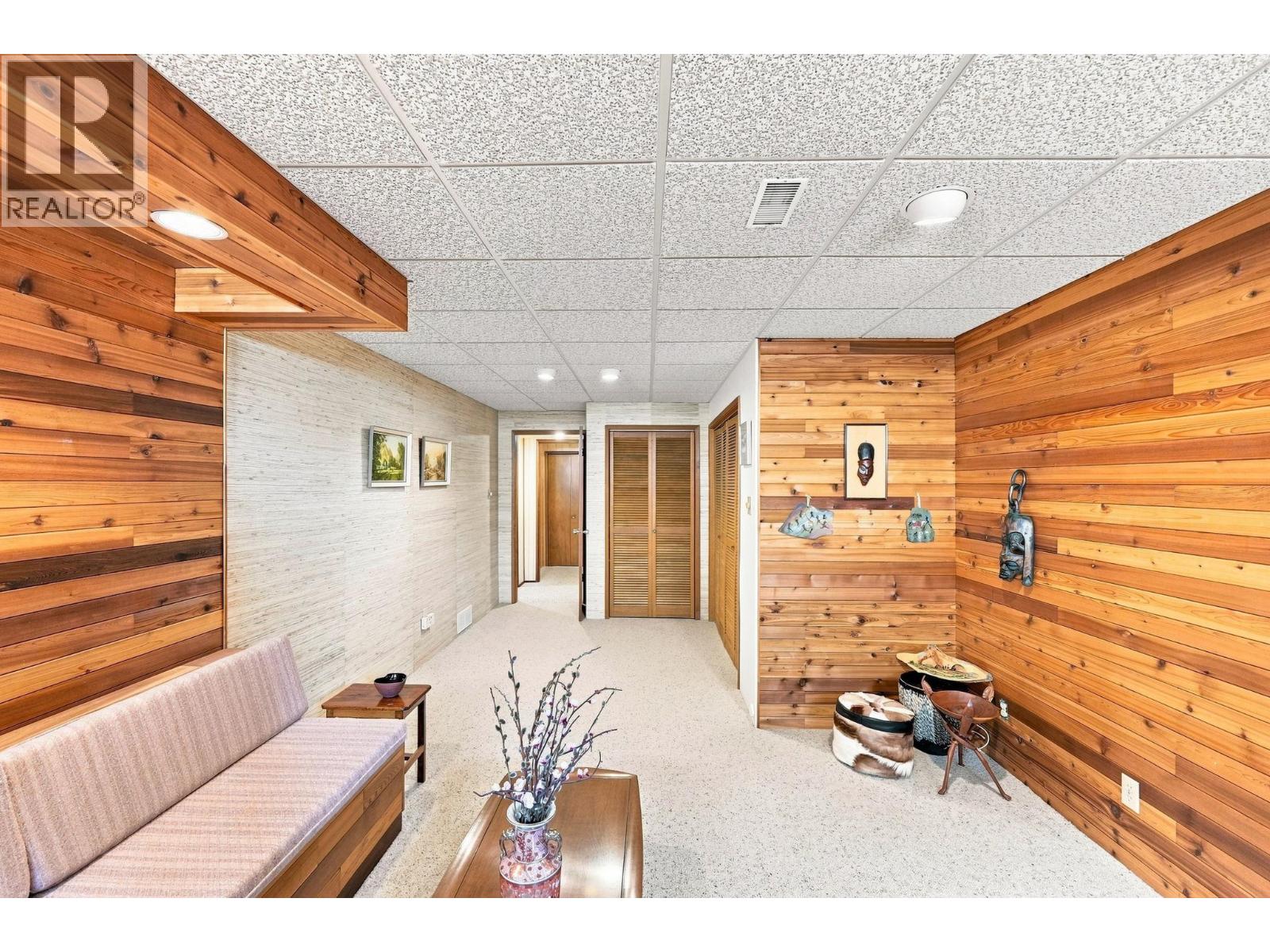  1555 Duncan Avenue East, Penticton