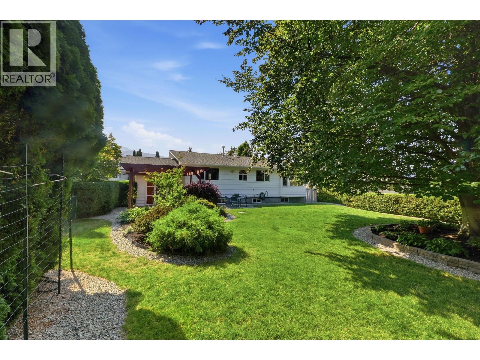  1555 Duncan Avenue East, Penticton