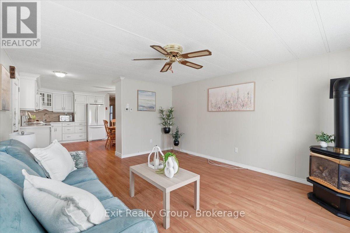 7 DOVE LANE - 12