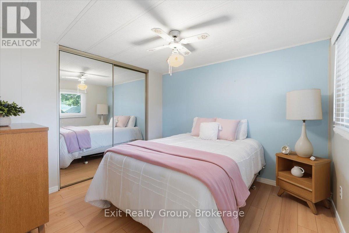 7 DOVE LANE - Image 20