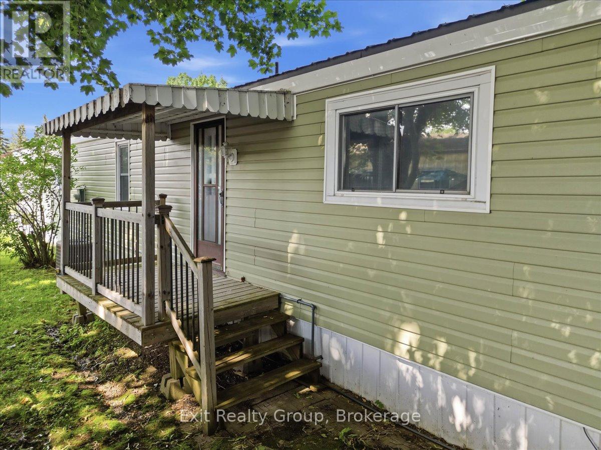 7 DOVE LANE - 29