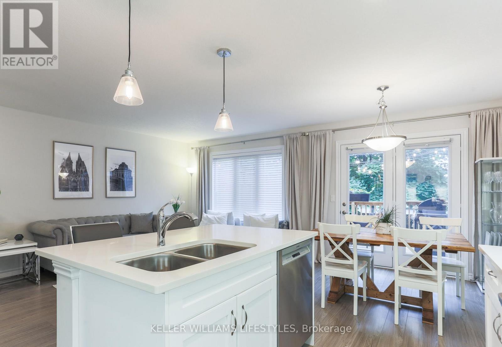 #73 1061 EAGLETRACE DRIVE - Image 14