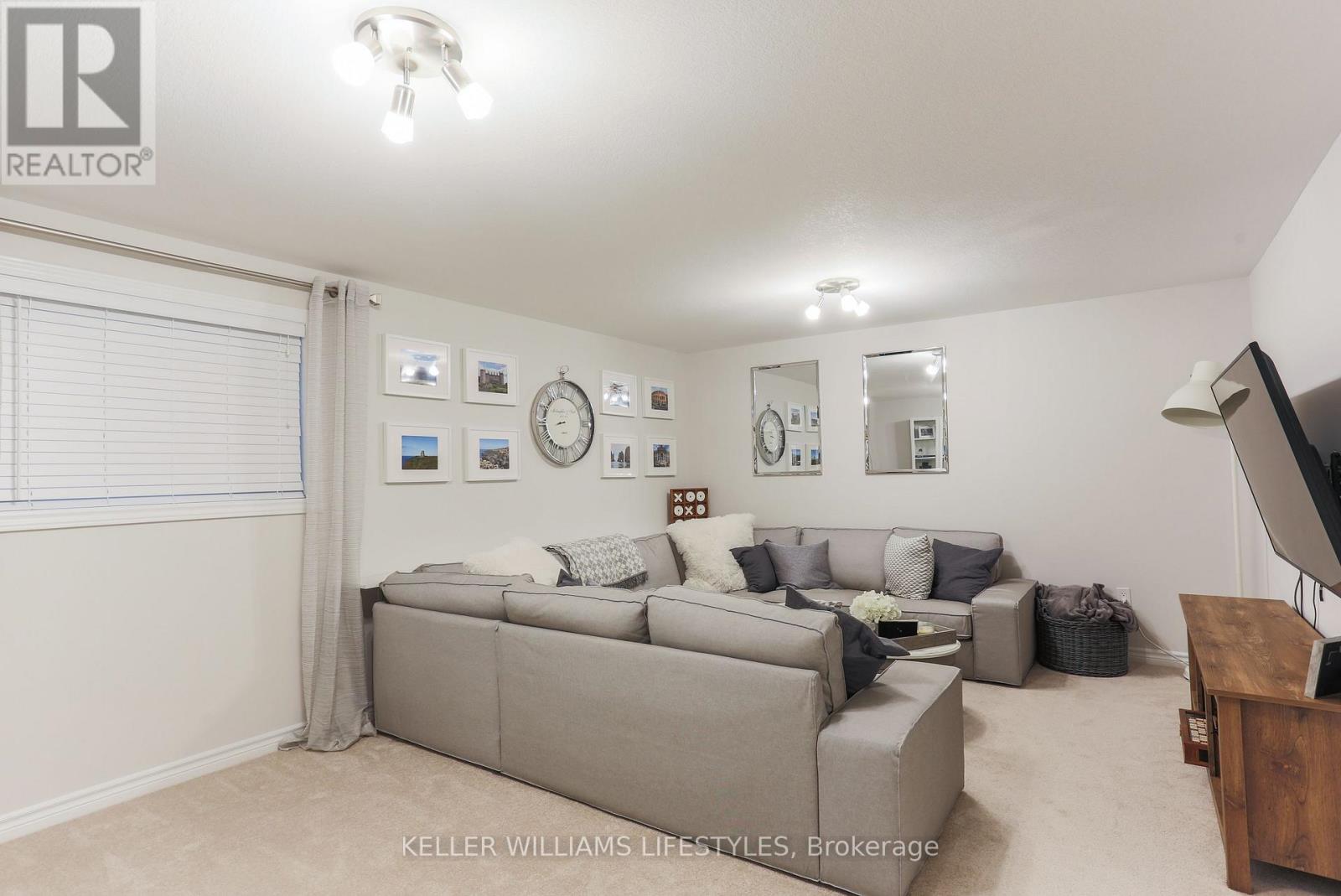 #73 1061 EAGLETRACE DRIVE - Image 26