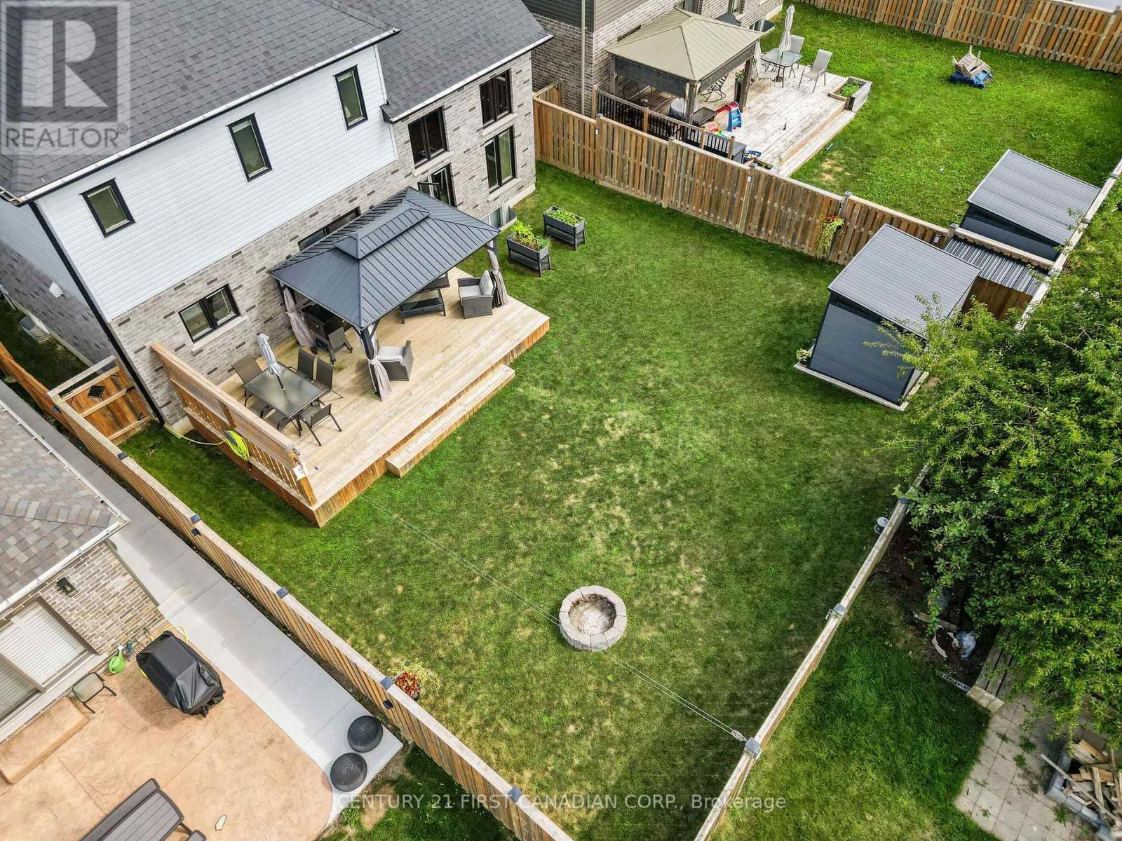 5 HARDY COURT - 34