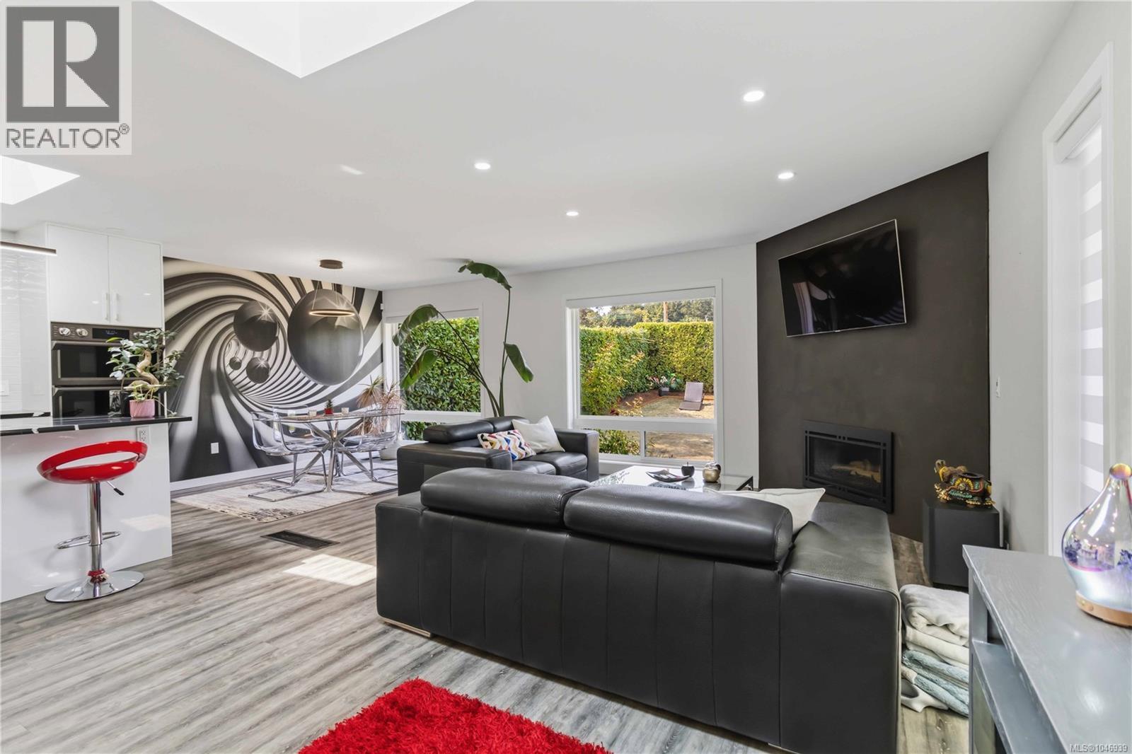 7081 East Saanich Rd - 6