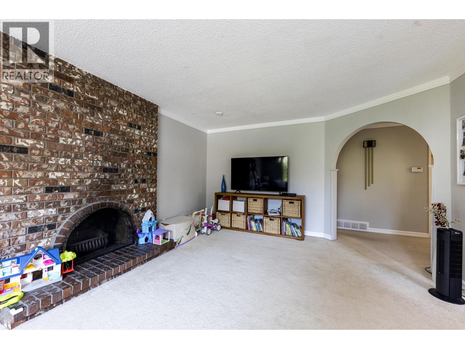 3466 UPTON ROAD, North Vancouver