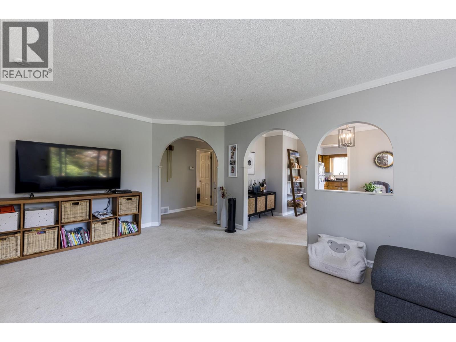 3466 UPTON ROAD, North Vancouver