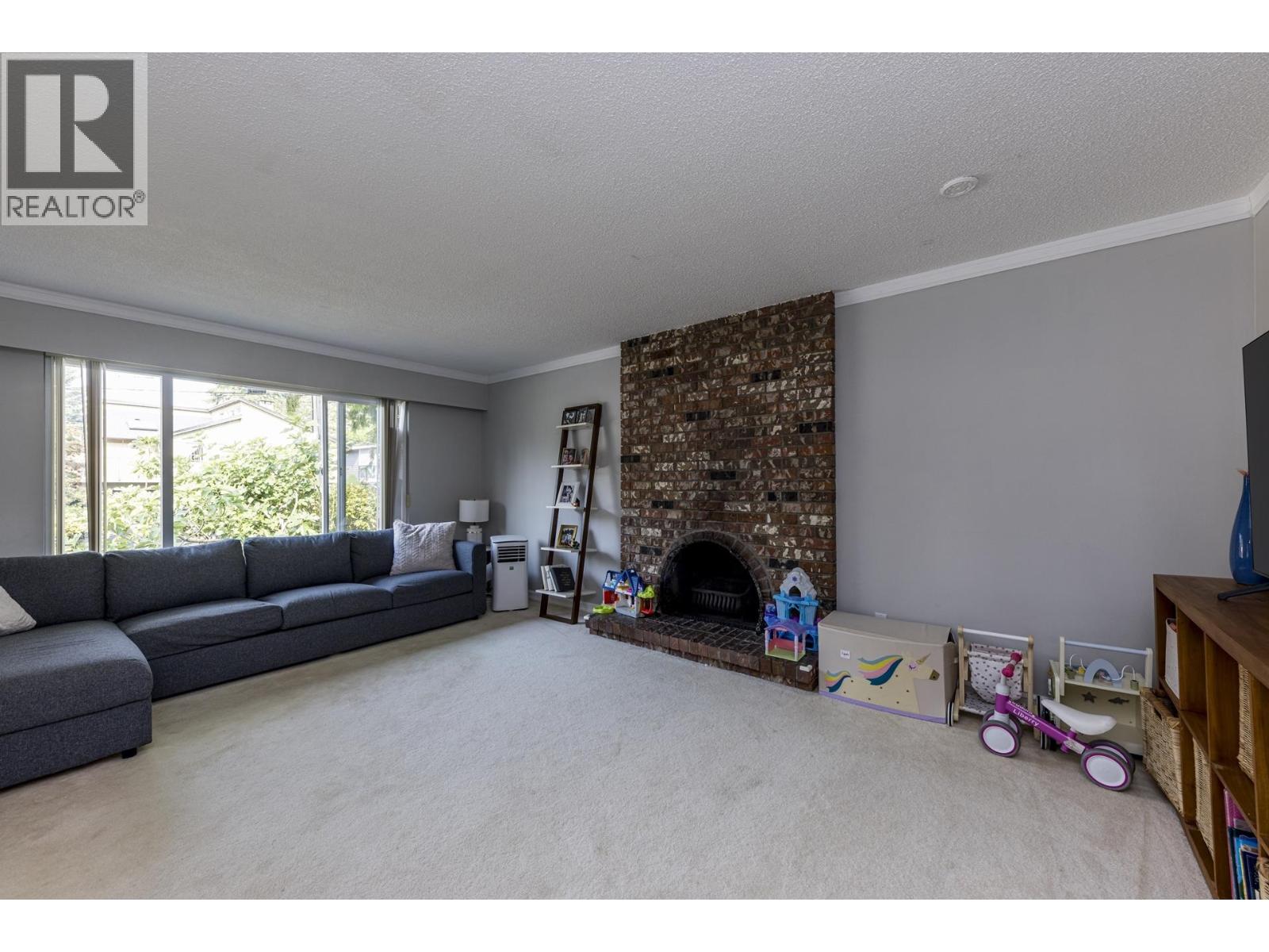 3466 UPTON ROAD, North Vancouver