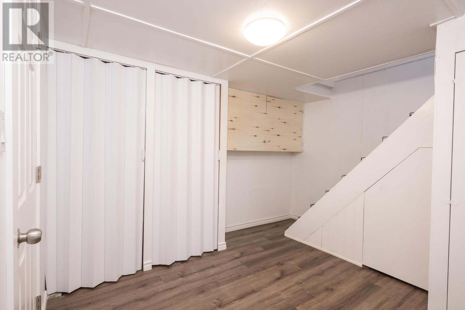 105 Machar AVE - 40