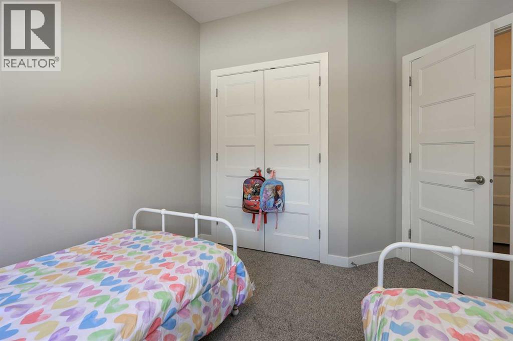 Listing photo – 137 Coachman Way, Blackfalds