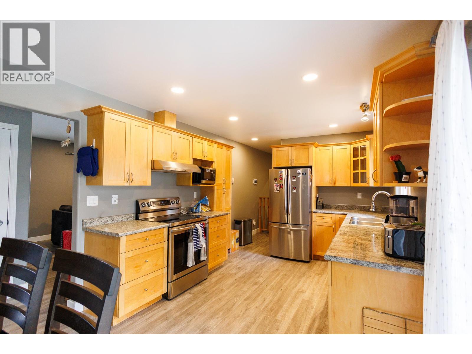 4922 SCOTT AVENUE - 10