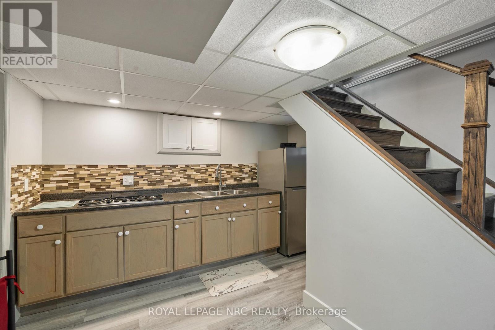 210 ONTARIO STREET - Image 26