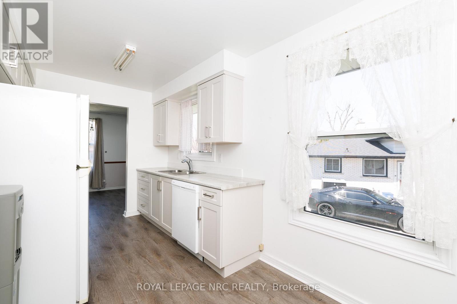 8 KERWIN GATE - Image 14