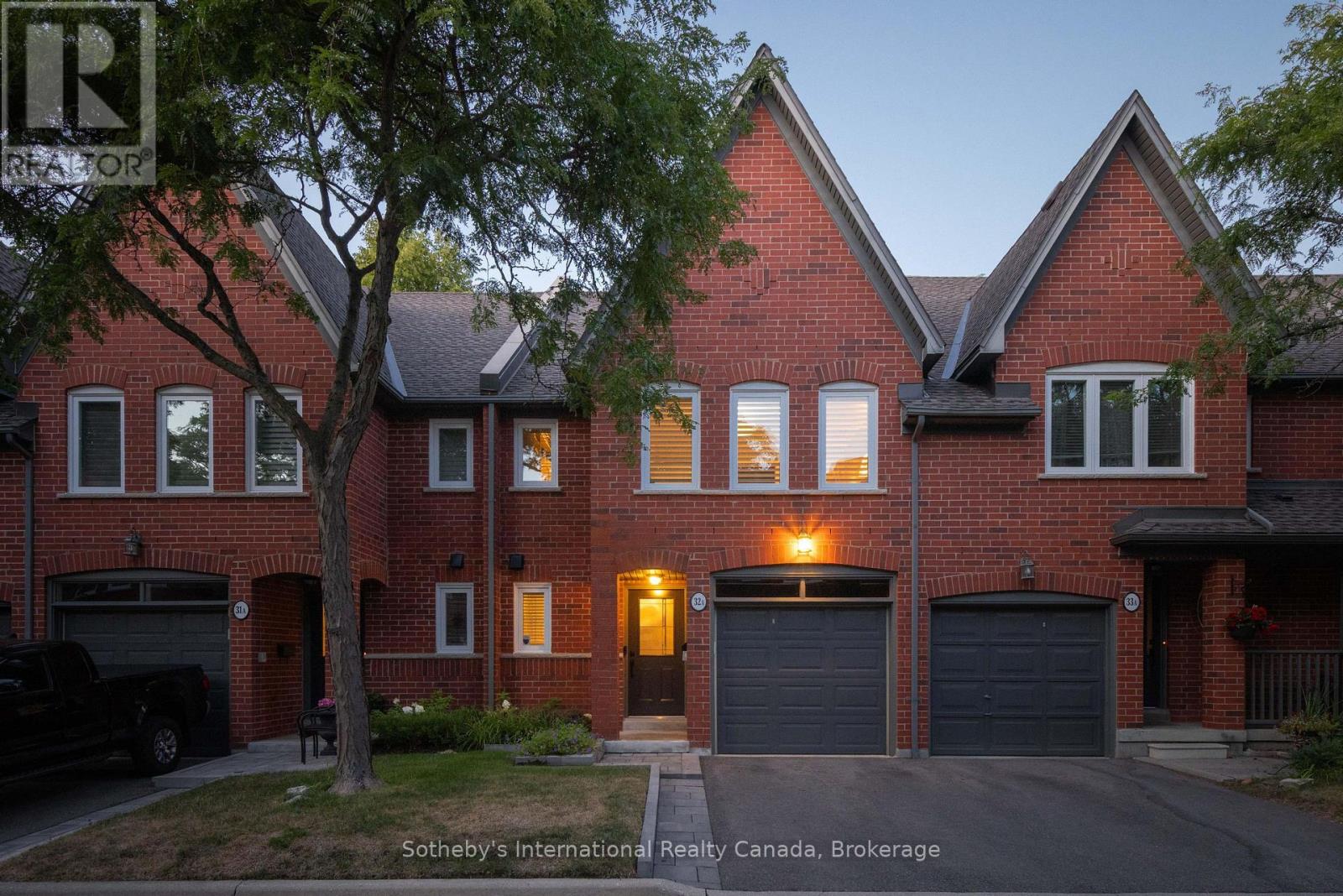 Photo of 1064 Queen Street