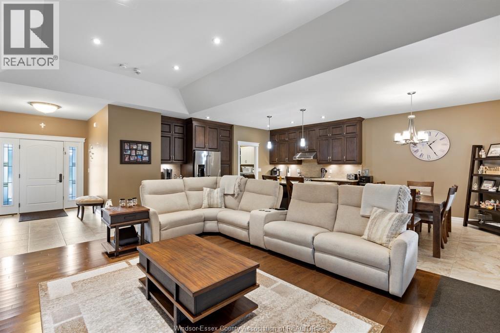 1360 LEGENDS LANE - Image 7