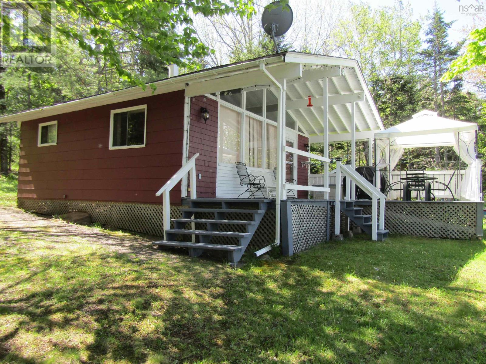 70 Sefferns Lake Drive - 2