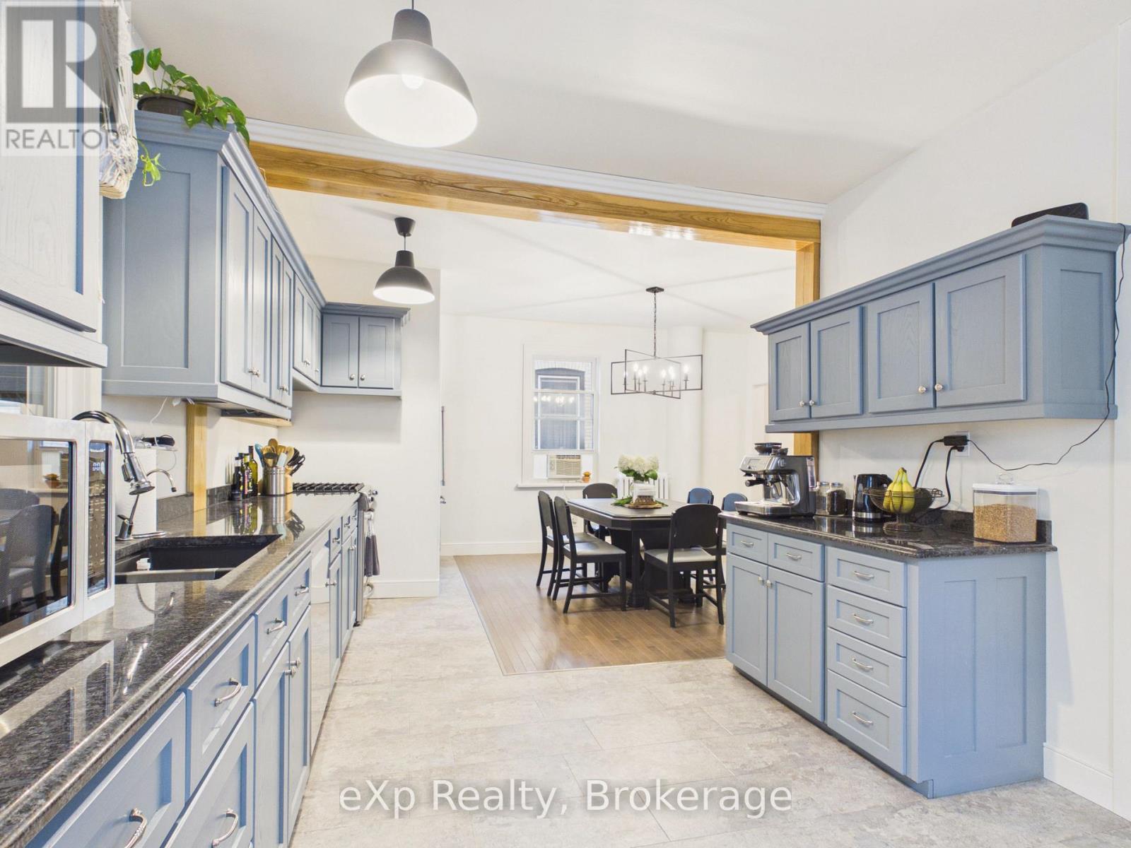 109 COLBORNE STREET S - 17