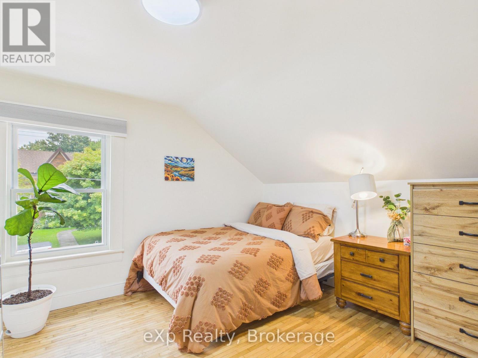 109 COLBORNE STREET S - Image 20