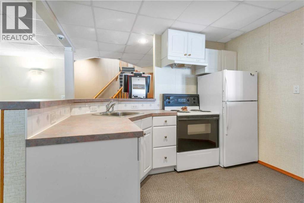 Downstairs Kitchenette