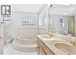 7505 Manzanita Place, Burnaby, BC V3N4X1 Photo 16