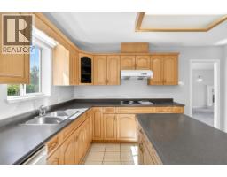 7505 Manzanita Place, Burnaby, BC V3N4X1 Photo 8