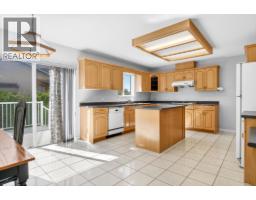 7505 Manzanita Place, Burnaby, BC V3N4X1 Photo 6