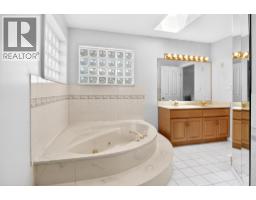 7505 Manzanita Place, Burnaby, BC V3N4X1 Photo 15