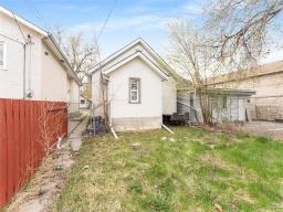 427 Riverton Avenue, Winnipeg, MB R2L0N6 Photo 26
