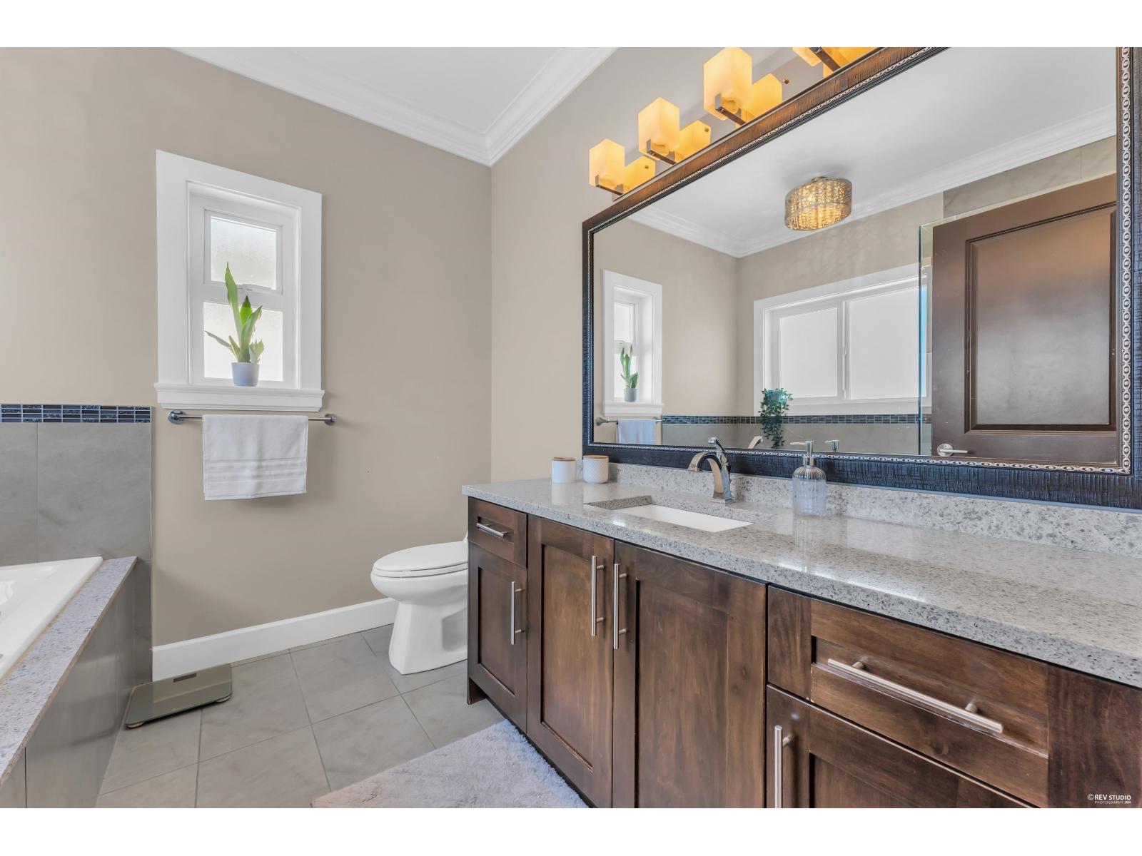 7701 211A STREET, Langley