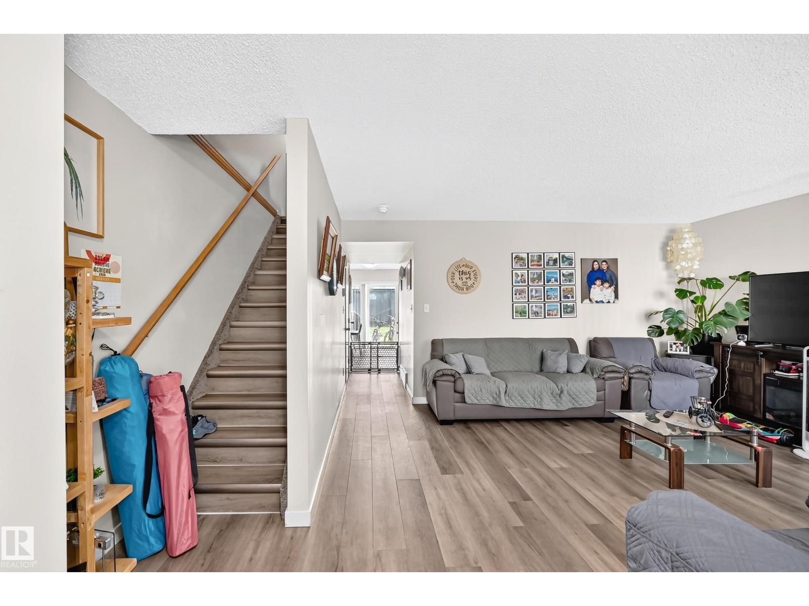 #171 180 Bridgeport Bv photo 4 — MLS® E4505424