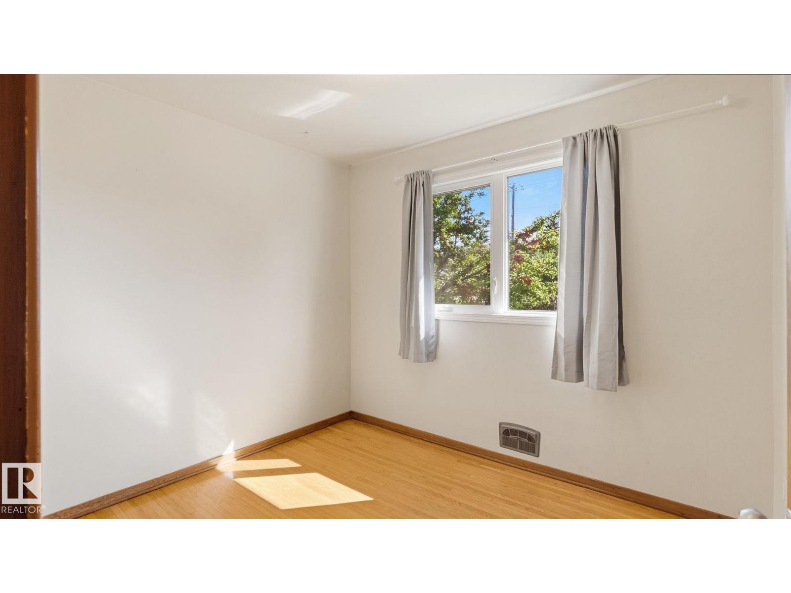 11415 106 ST NW - Image 29
