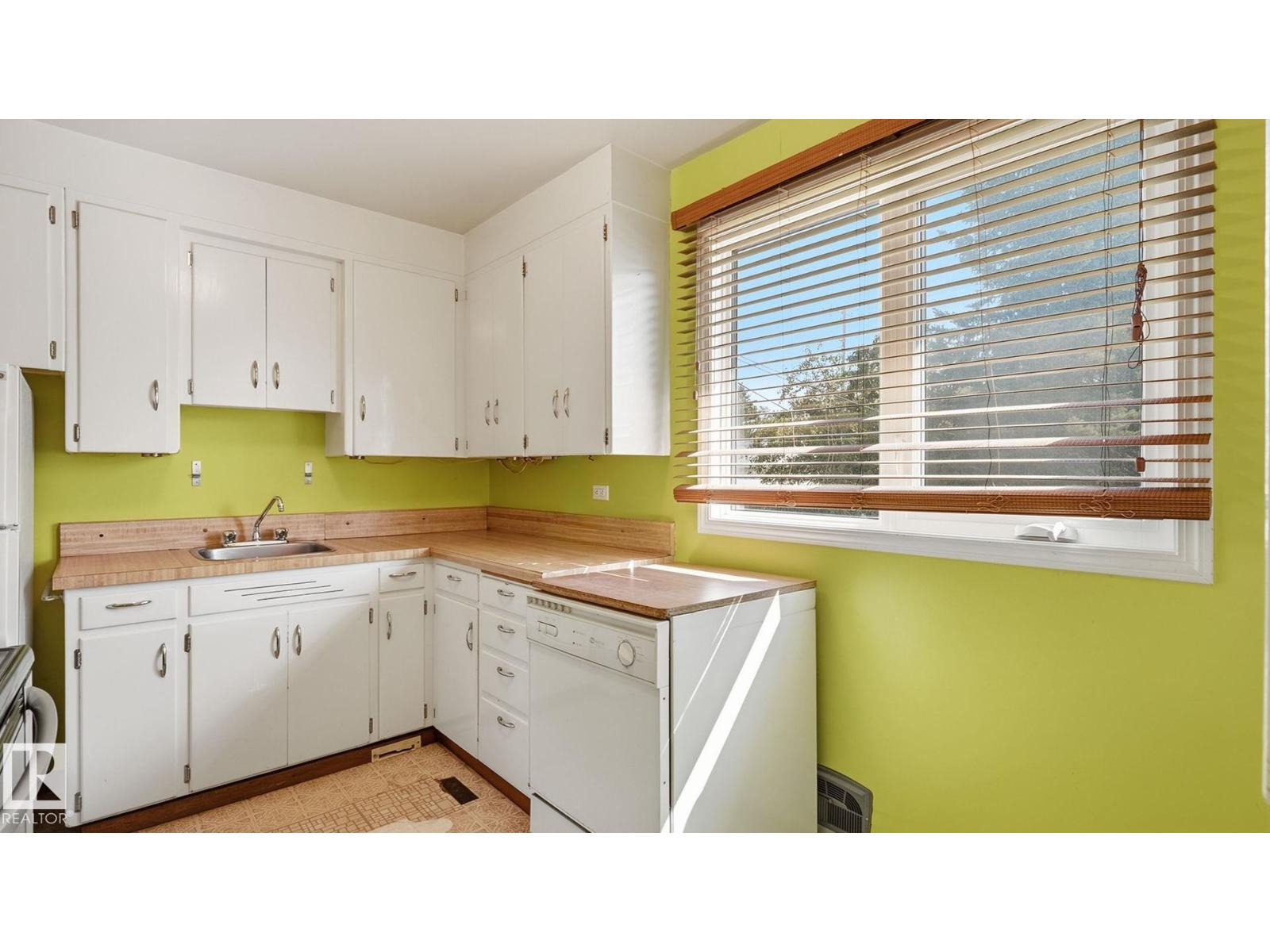 11415 106 ST NW - Image 25