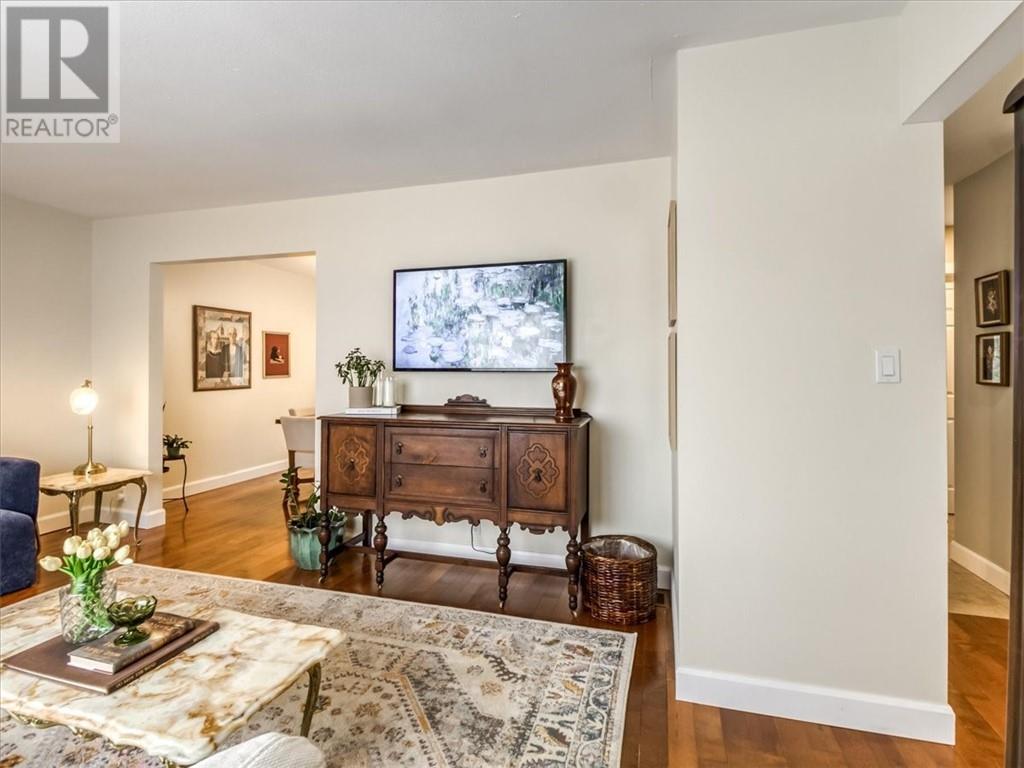 444 St. Raphael - 23