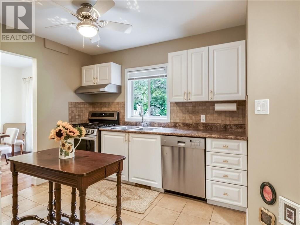 444 St. Raphael - Image 16