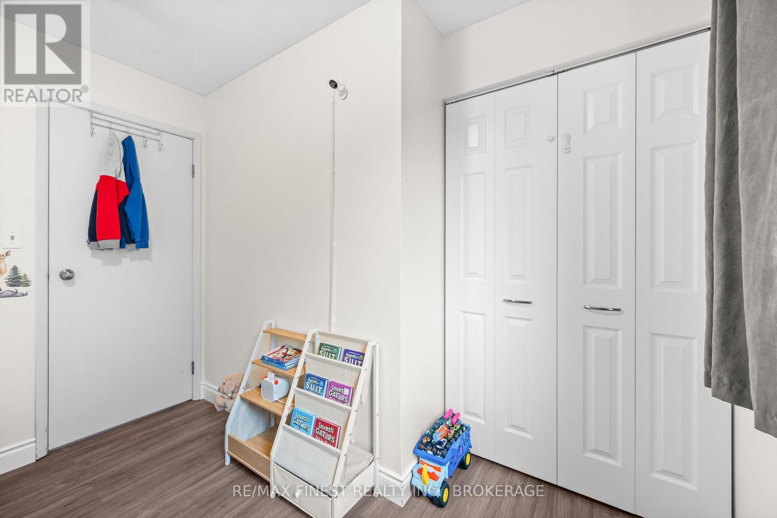 860 BEACONHILL COURT - 18