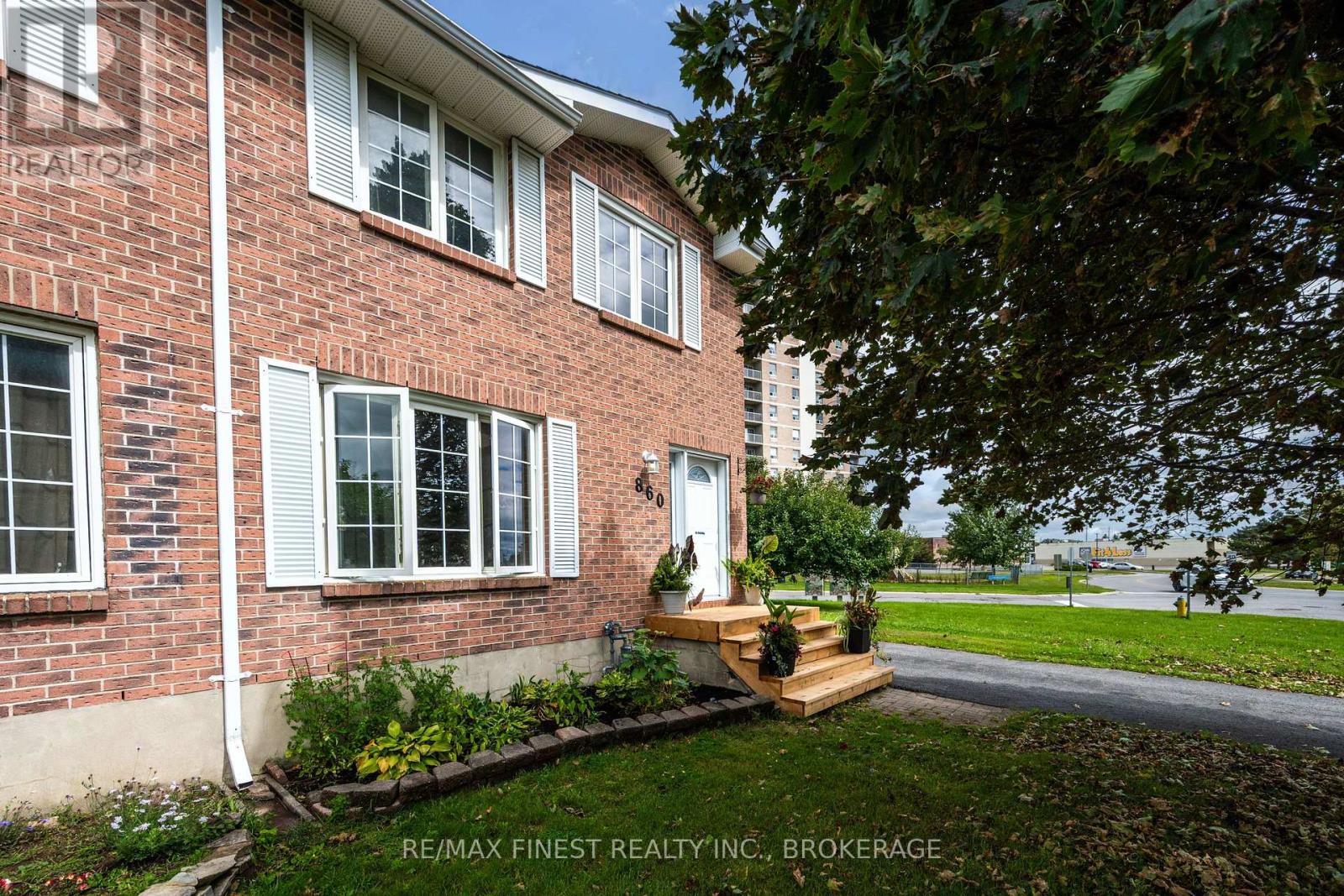 860 BEACONHILL COURT - 2
