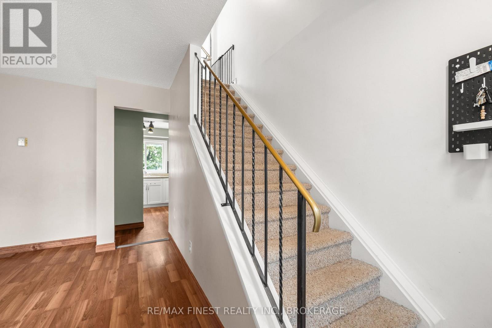 860 BEACONHILL COURT - 3