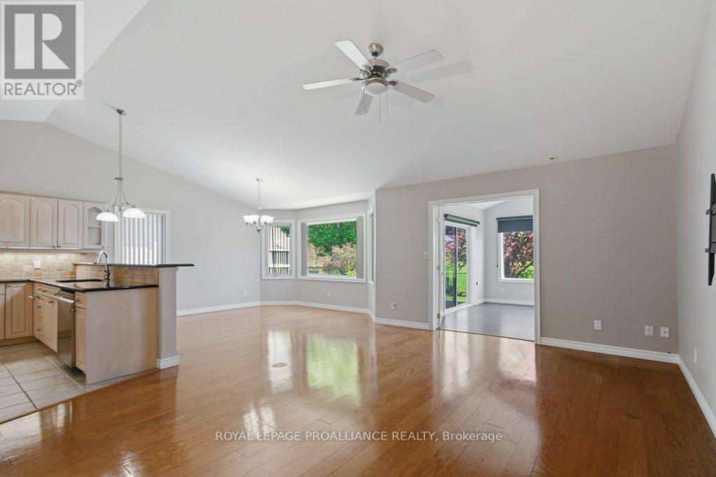 51 APPLEWOOD DRIVE - 12