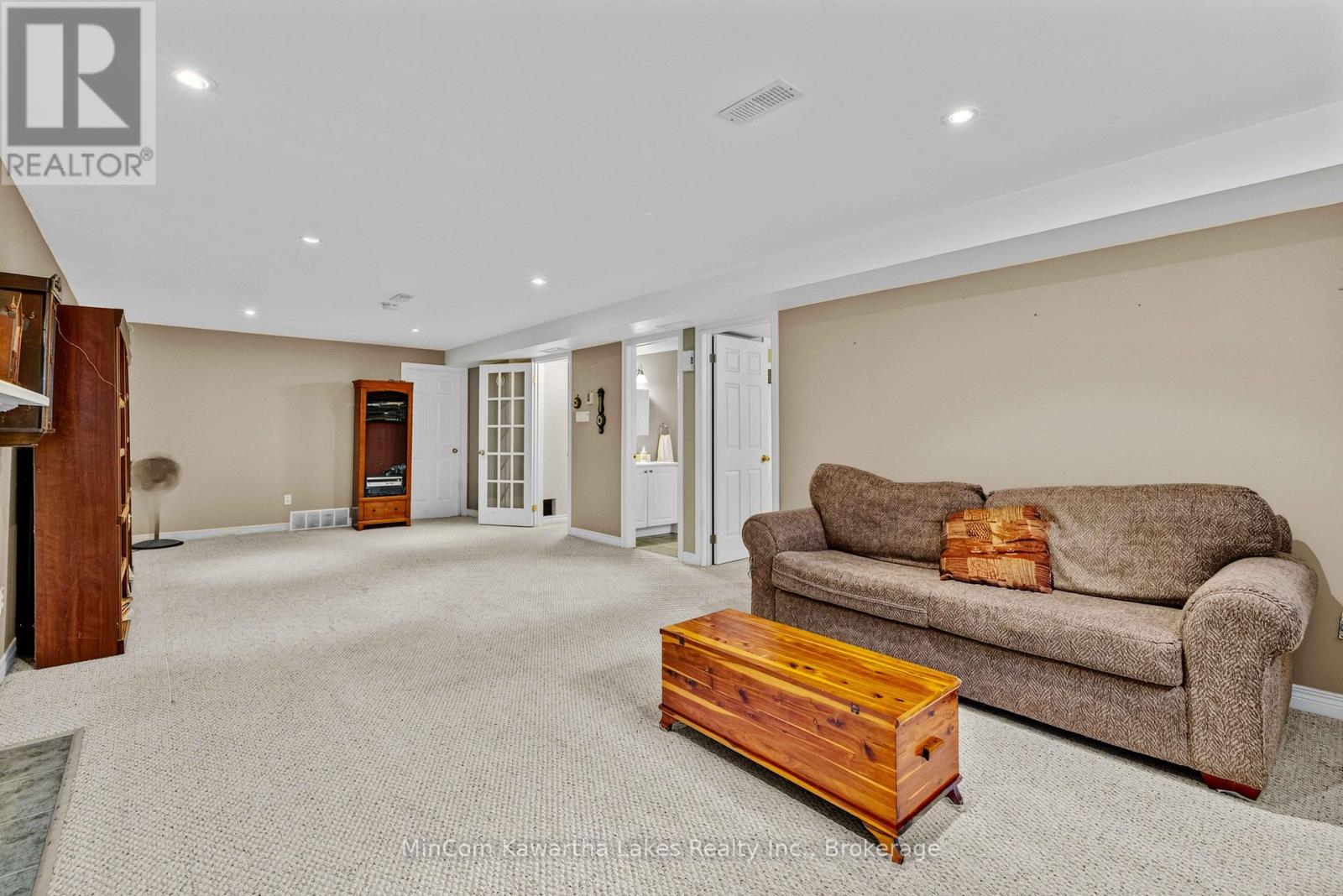 1069 SILVERDALE ROAD - Image 32