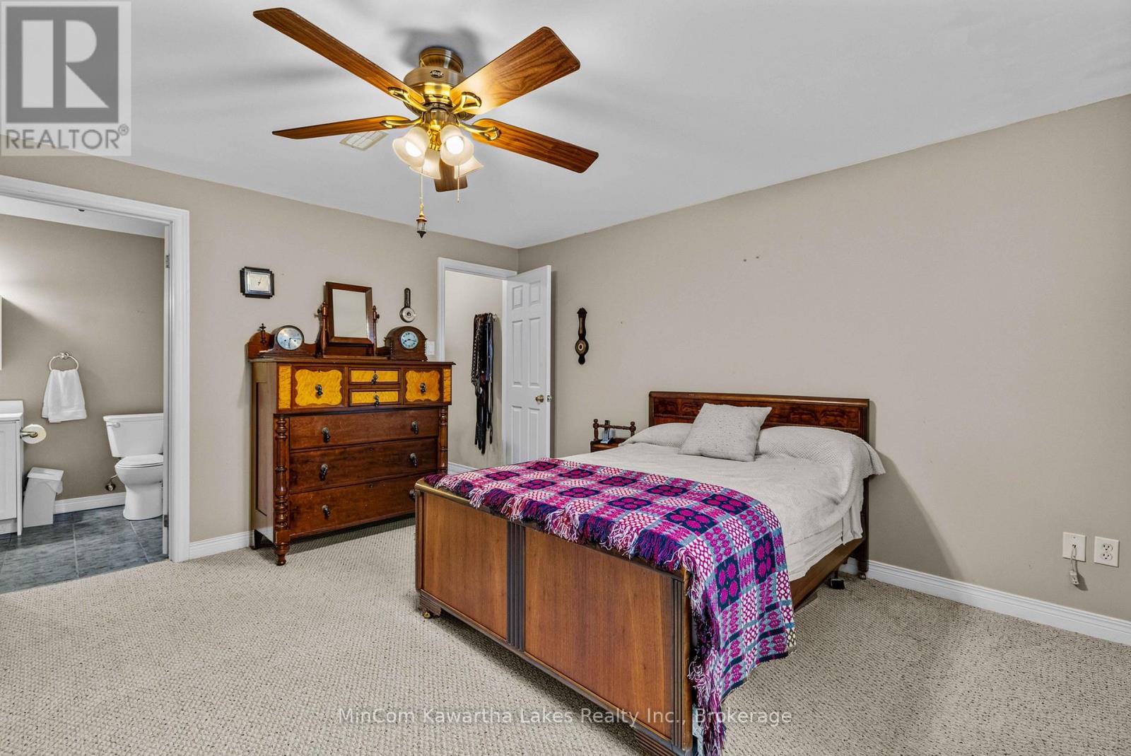 1069 SILVERDALE ROAD - 36