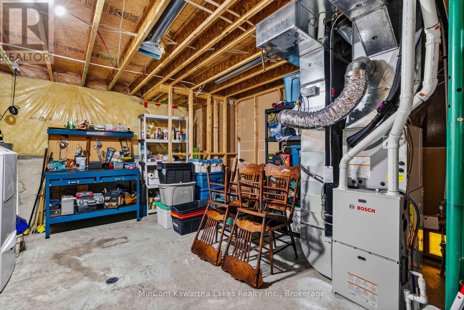 1069 SILVERDALE ROAD - Image 39