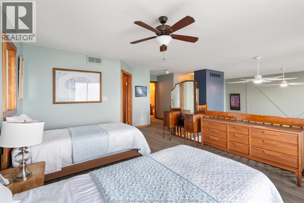 1435 EAST SHORE ROAD - 32