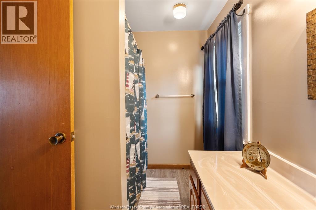 1435 EAST SHORE ROAD - 36